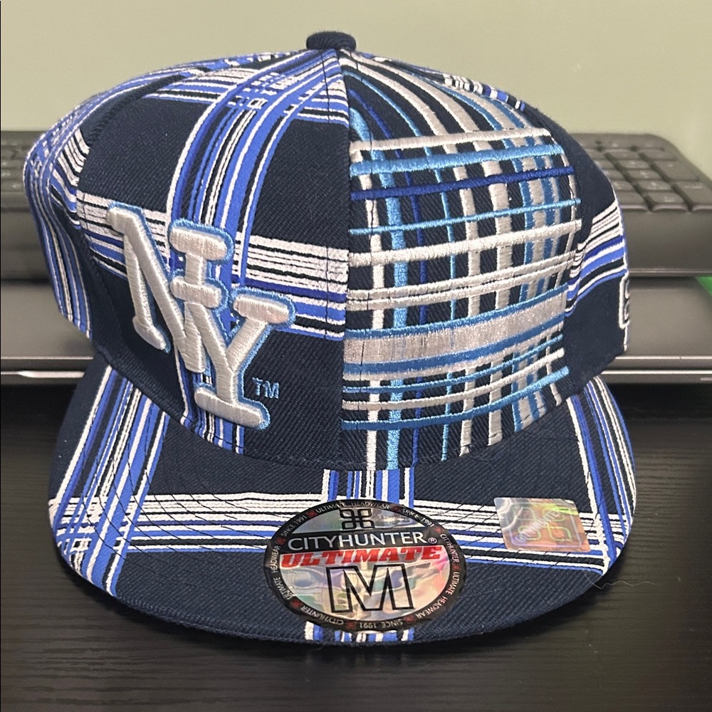 CityHunter Navy and White Plaid NY Cap